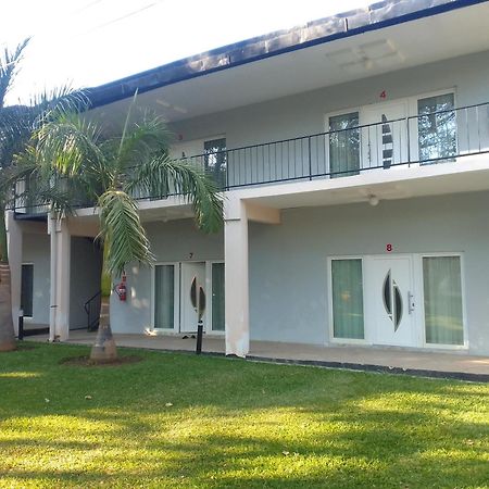 Vapour Lounge Aparthotel Λουσάκα Εξωτερικό φωτογραφία